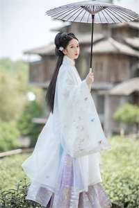 婚纱给白月光，你也给她了小说畅读