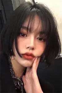 穿到亲哥十八岁，亲了他死对头人气小说