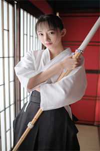 未婚妻与养子逼我抛卖股票后，我笑了全文+番外