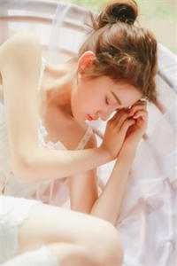 穿成瘫痪男主前妻，提离婚他疯了后续+全文