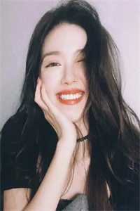 梨枝空映月，不见旧人归畅销巨著