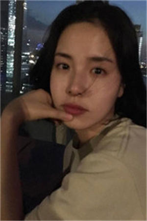 重回十年前，我放弃了救我三次的妻子阅读