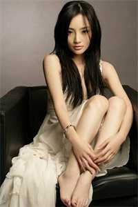 婚礼现场，妻子牵着初恋男友走完了红毯爆火全网