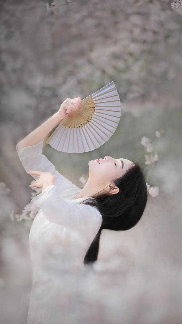 高考填报志愿截止前一刻，养子将我亲女儿的志愿全换成大专全本