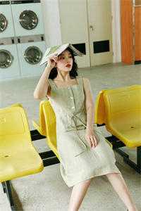 卷成女总裁后，男神突然好无趣热门