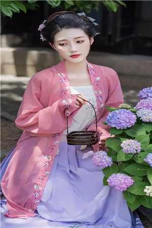 翻出爸爸结婚证明后，妈妈选择转身离开目录
