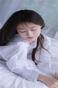 结婚纪念日，亲眼目睹老婆和白月光拥吻热门小说