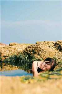 高考填报志愿截止前一刻，养子将我亲女儿的志愿全换成大专无删减